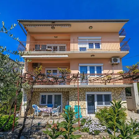 Apartament Melita *